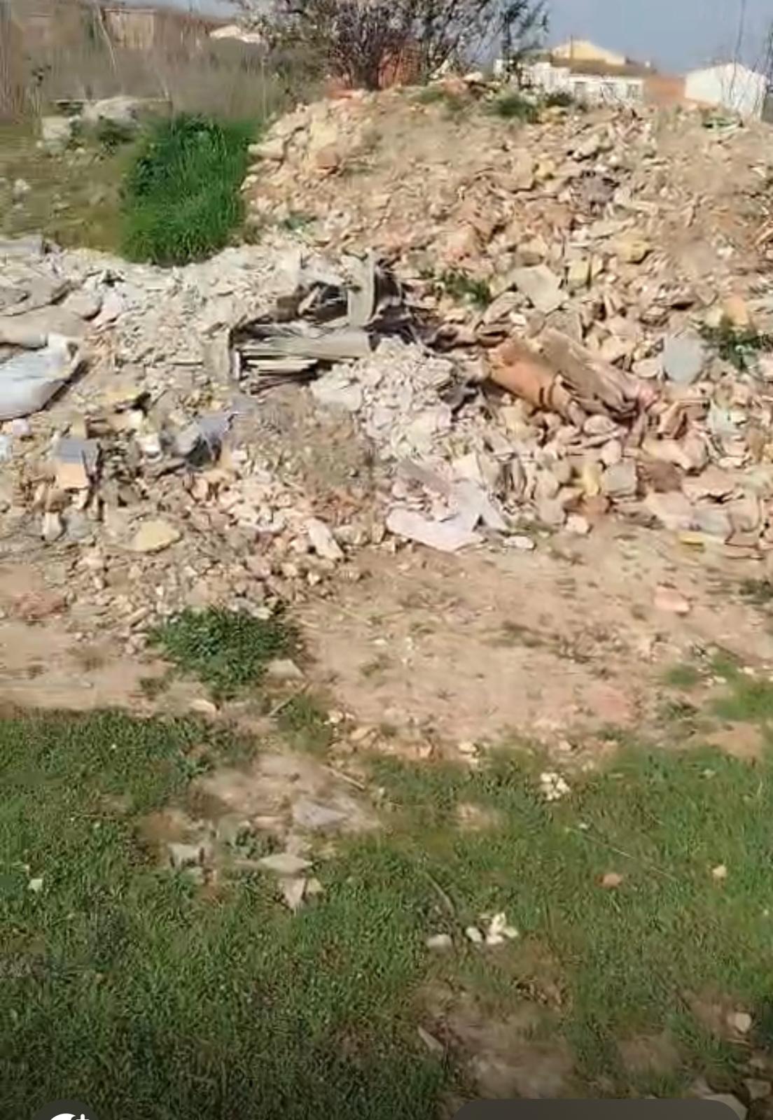 ESCOMBROS EN EL EXTRARRADIO 