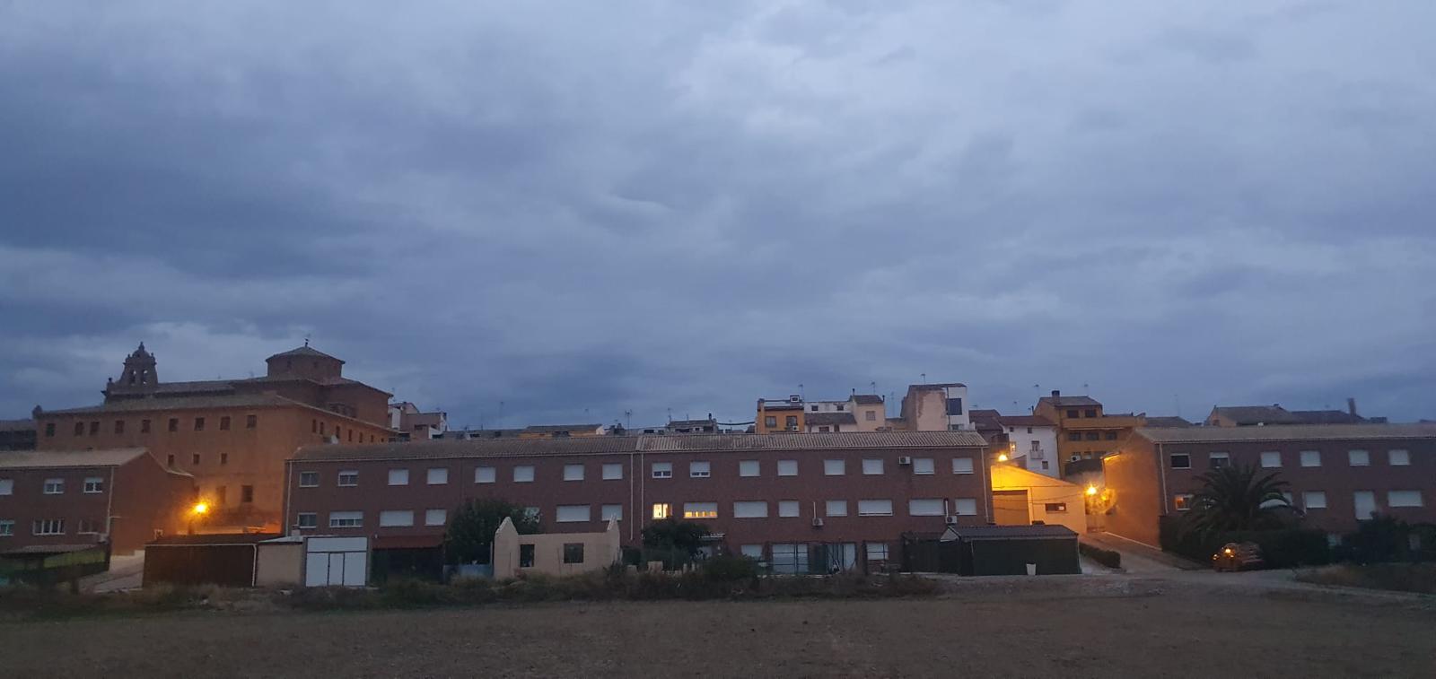 CHAPUZA URBANÍSTICA EN CALLE BAJO EL ARCO